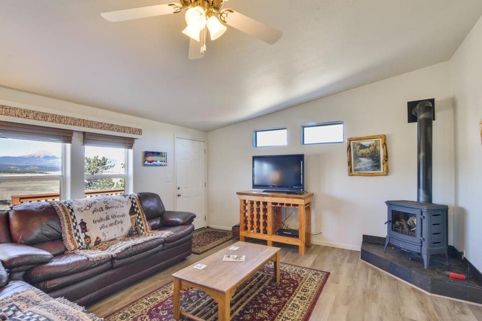 Tranquil Cabin Getaway w/ Panoramic Mtn View! Cabin in Park County