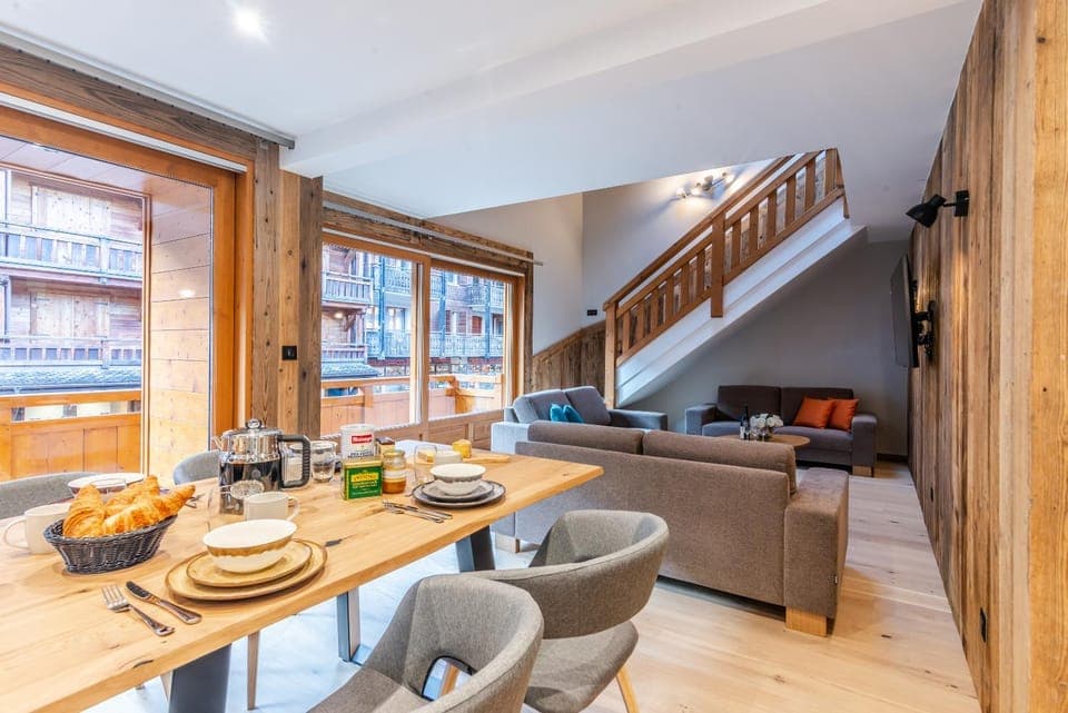 Living room, Dining area