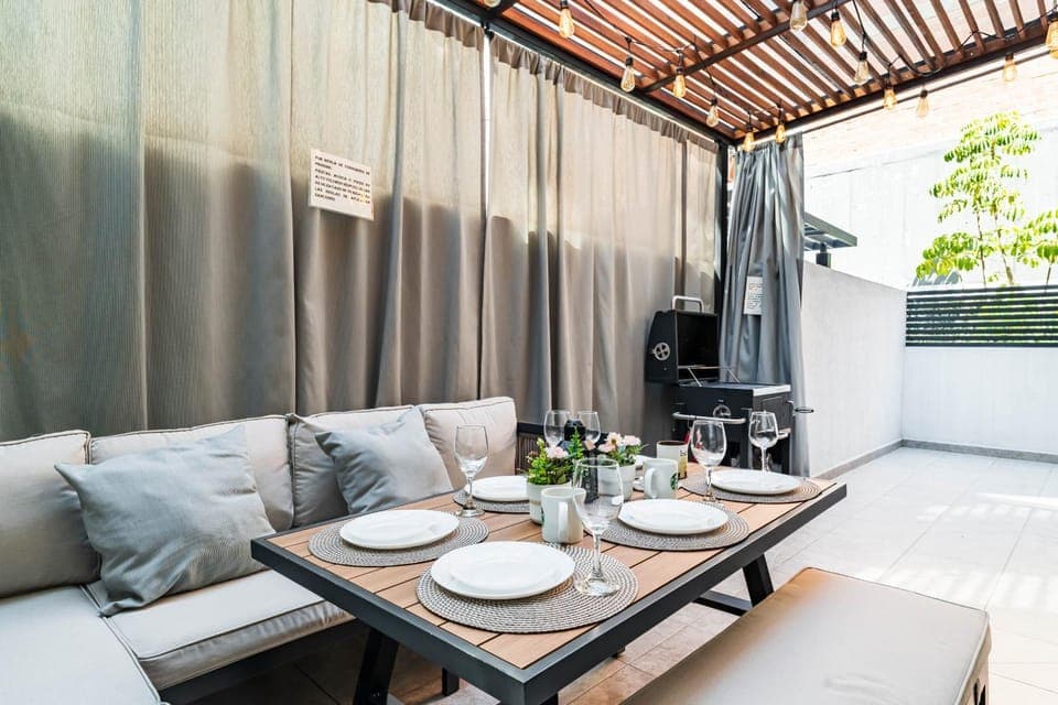 Balcony/Terrace, Dining area