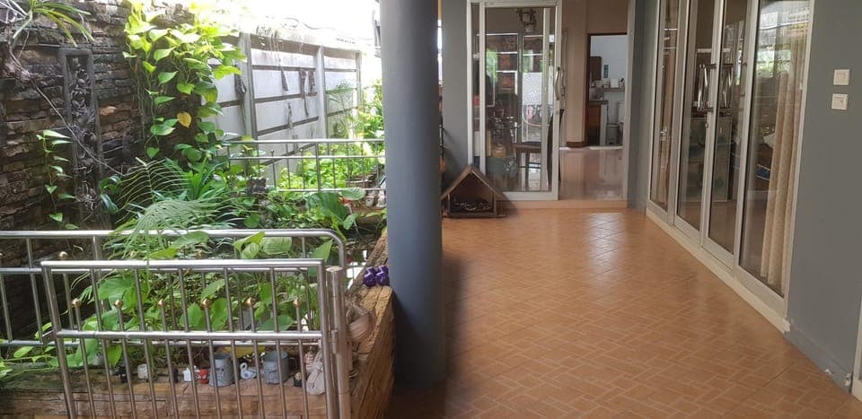 Facade/entrance, Balcony/Terrace