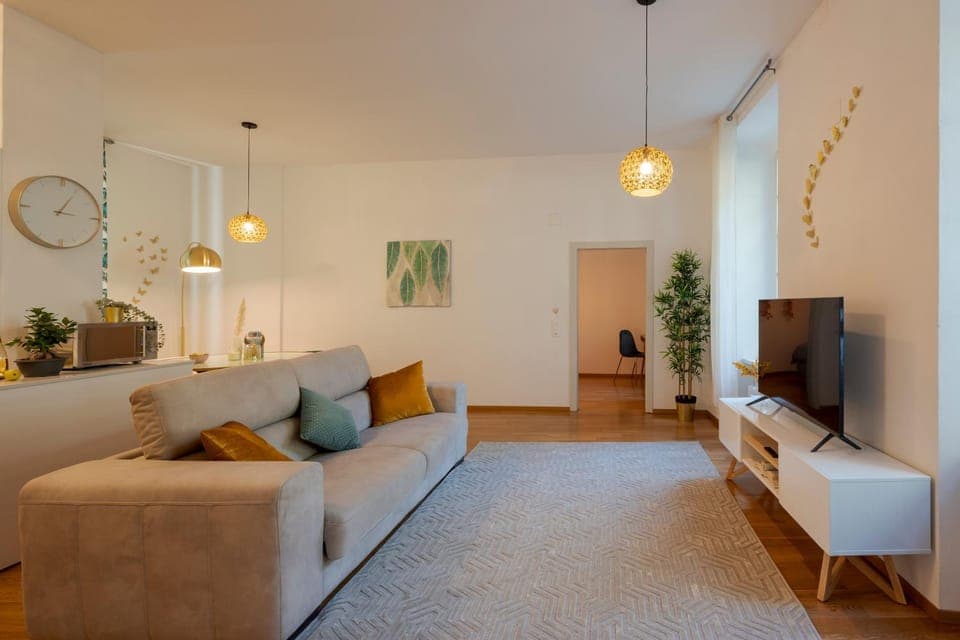 TV and multimedia, Living room, Seating area