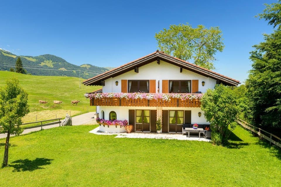 Property building, Summer, Garden, Mountain view