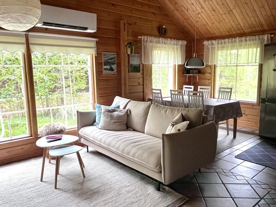 Kitchen or kitchenette, Living room, Seating area, Dining area, air conditioner