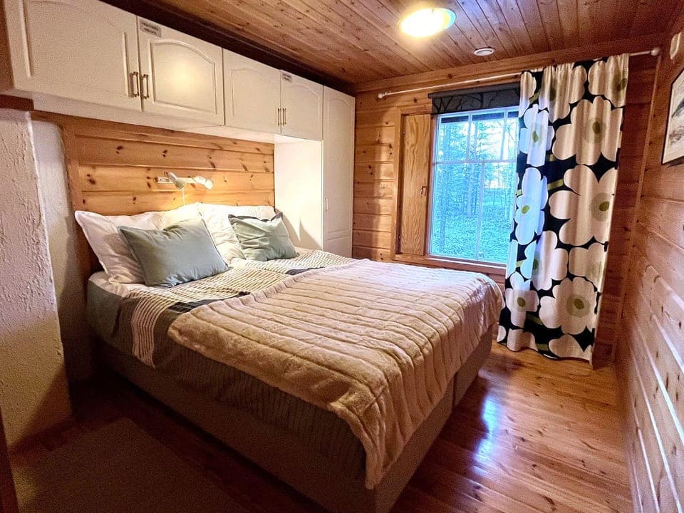 Bed, Photo of the whole room, Bedroom, Garden view