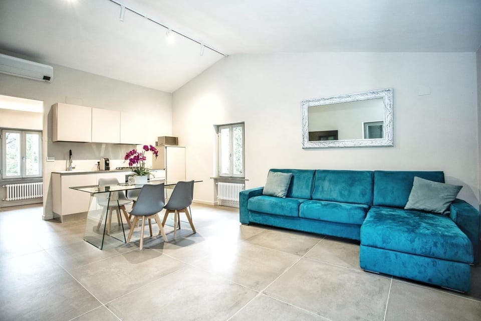 Kitchen or kitchenette, Living room, Seating area, Dining area, minibar, pet friendly