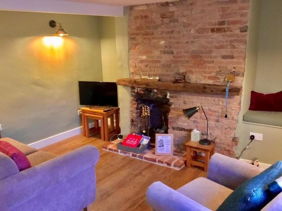 TV and multimedia, Living room, Seating area