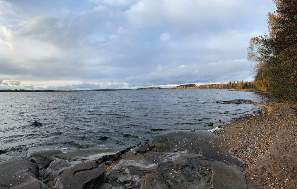 Nearby landmark, Natural landscape, Lake view
