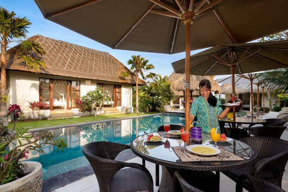 Restaurant/places to eat, Food, Swimming pool, Breakfast, Non alcoholic drinks