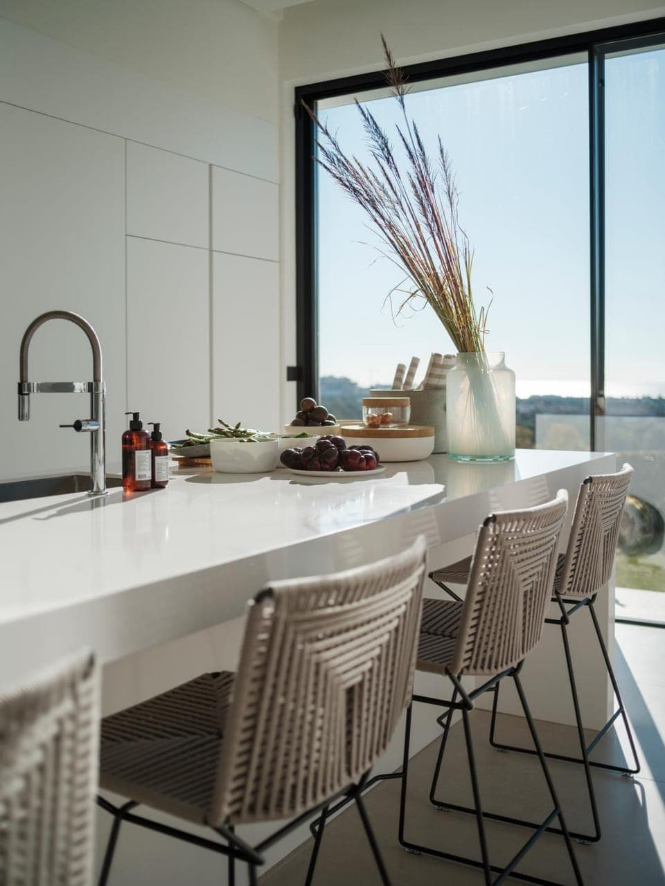 Kitchen or kitchenette, Seating area, Dining area