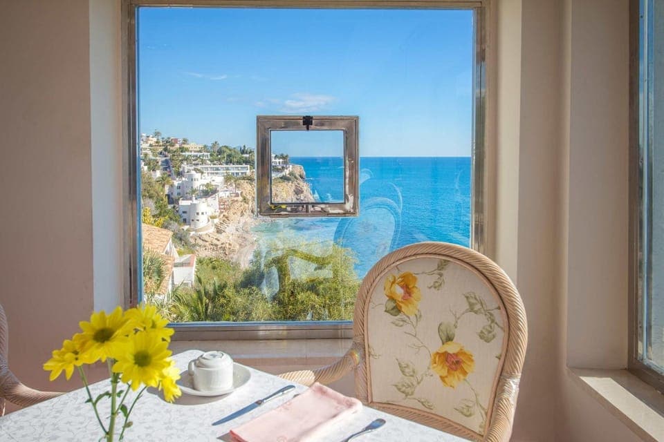 Restaurant/places to eat, Dining area