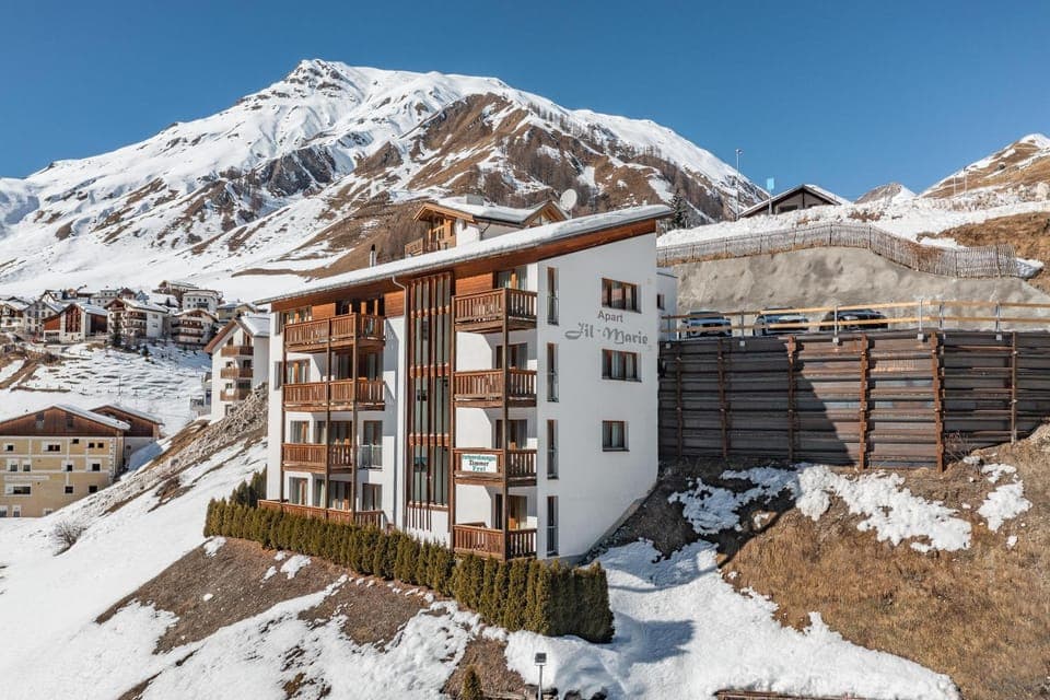 Property building, Natural landscape, Mountain view