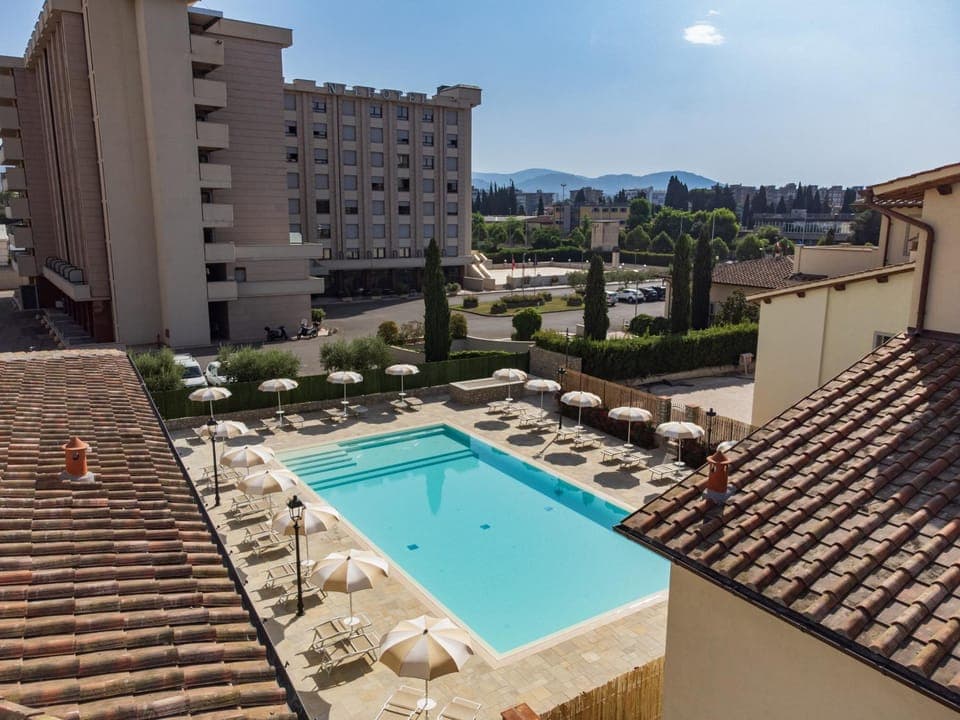 View (from property/room), Pool view, Swimming pool, Swimming pool, sunbed