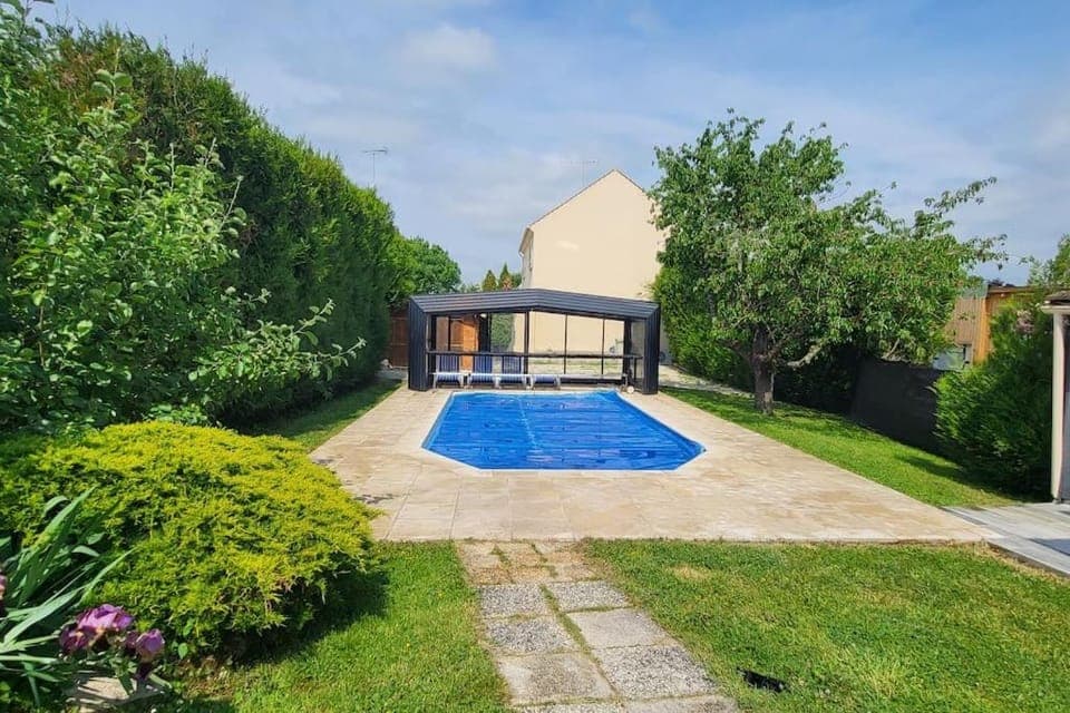 Pool view, Swimming pool