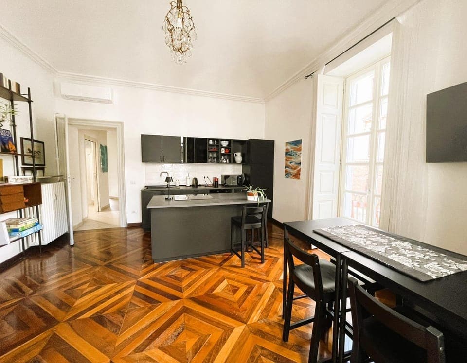 Living room, pet friendly, air conditioner