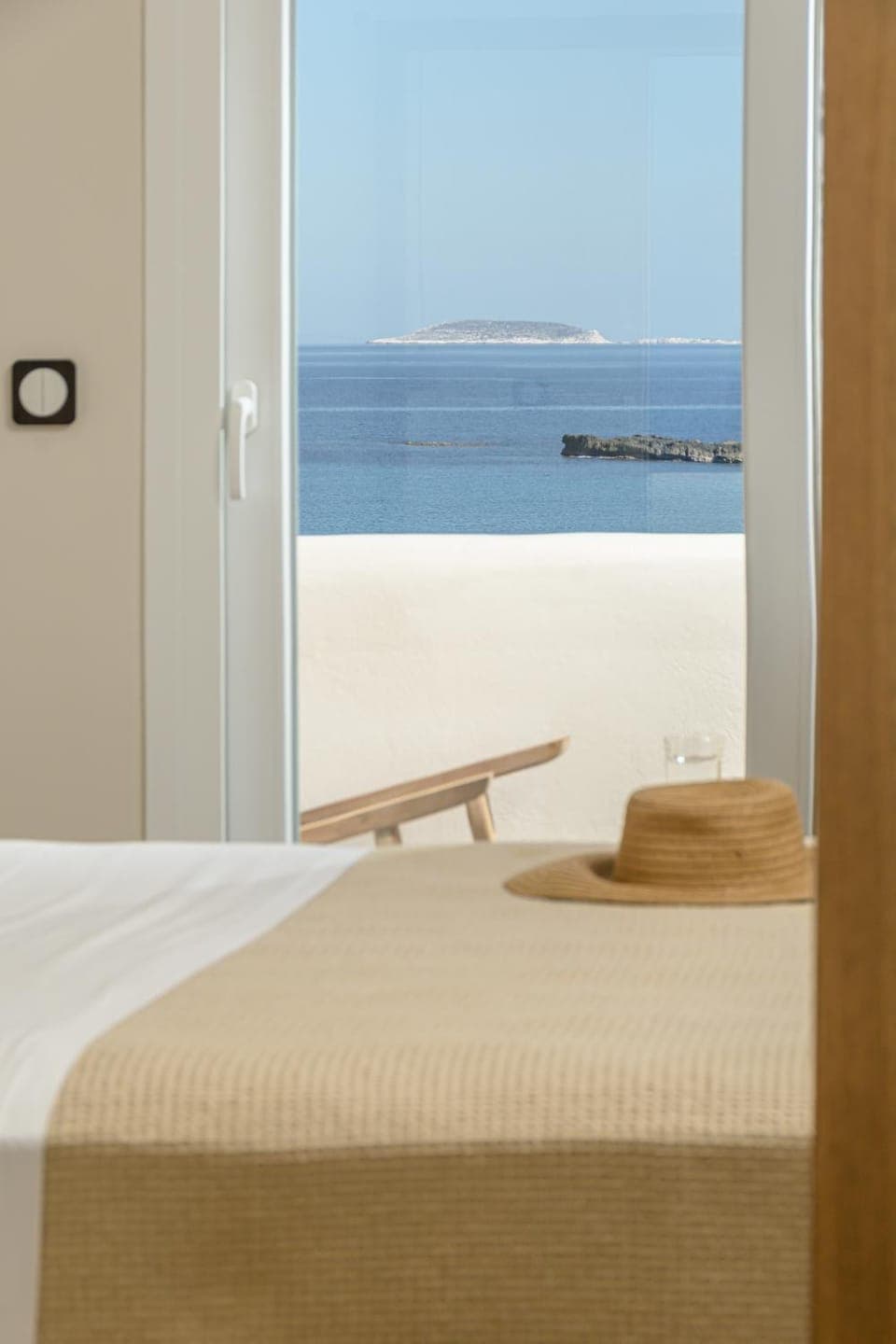 Bed, Natural landscape, Photo of the whole room, Bedroom, Sea view