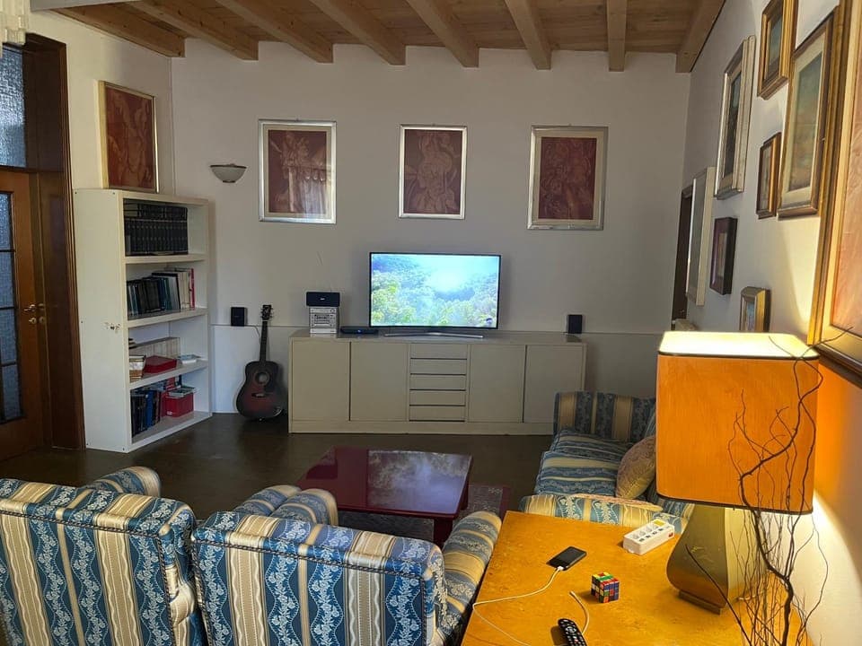 Communal lounge/ TV room, TV and multimedia, Kitchen or kitchenette, Living room, Seating area