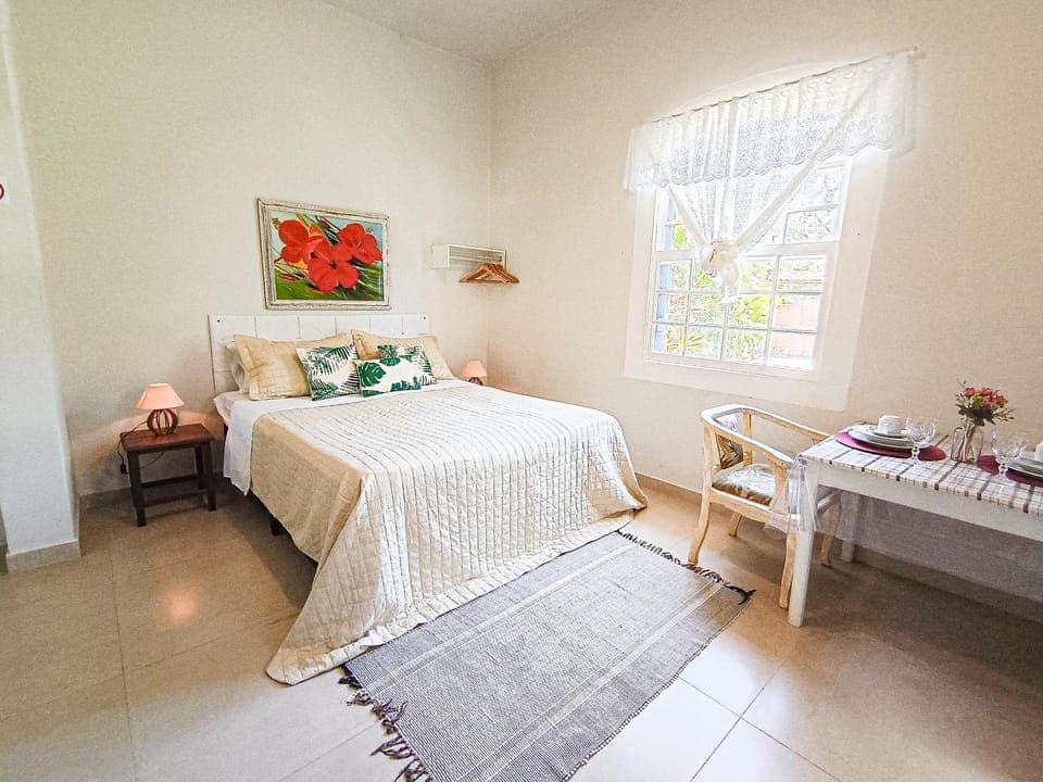 Bed, Photo of the whole room, Dining area, Bedroom
