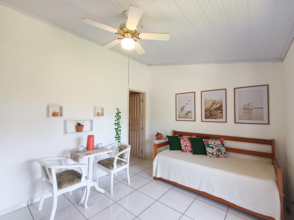 Living room, Decorative detail, Dining area, air conditioner