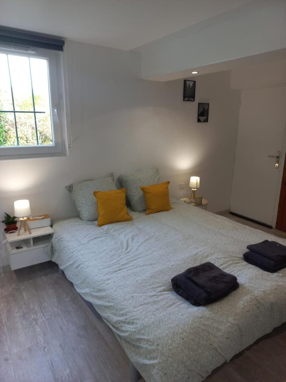 Photo of the whole room