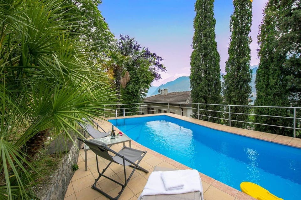 Pool view, Swimming pool