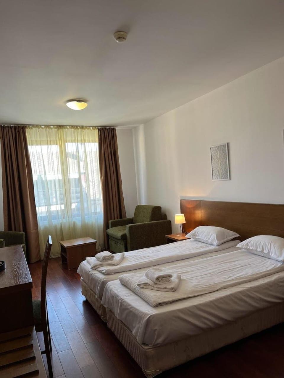 Bed, Seating area, Bedroom