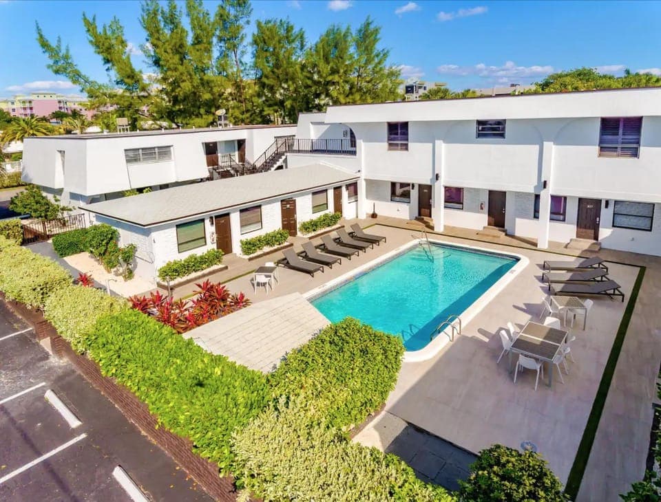 Property building, Garden view, Pool view, Swimming pool