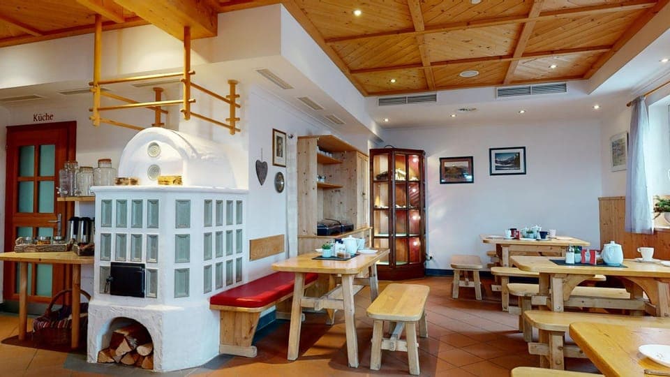 Communal lounge/ TV room