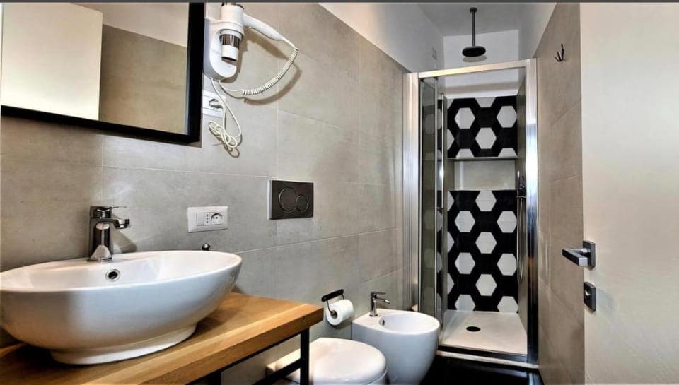 Shower, Toilet, Bathroom