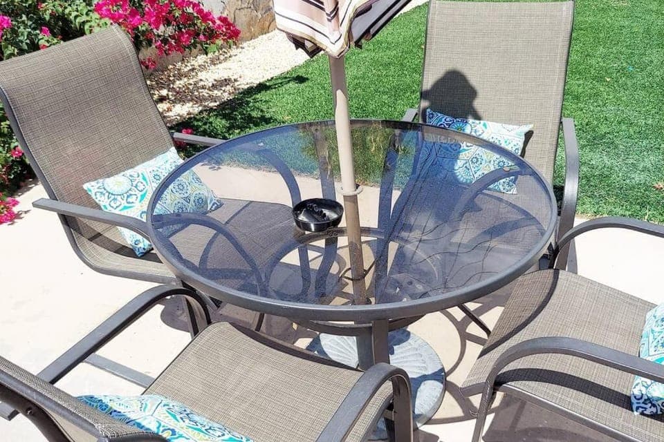 Patio, Garden, Seating area, Dining area