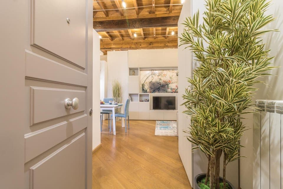 Facade/entrance, TV and multimedia