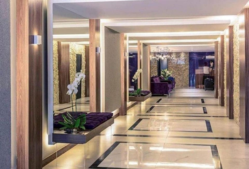 Communal lounge/ TV room