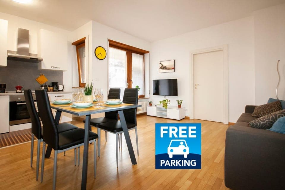 Bed, TV and multimedia, Balcony/Terrace, Kitchen or kitchenette, Living room, Seating area, Garden view, Mountain view, Lunch, Inner courtyard view, Parking, dishwasher, internet, locker, pet friendly, kitchen, elevator