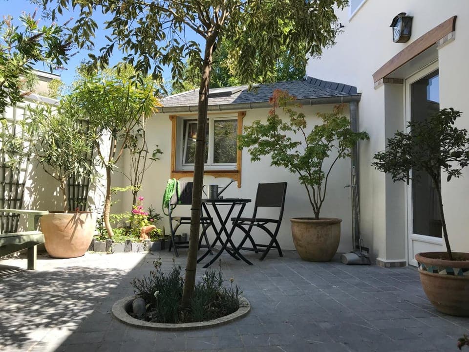 Patio, Garden, Dining area, Garden view