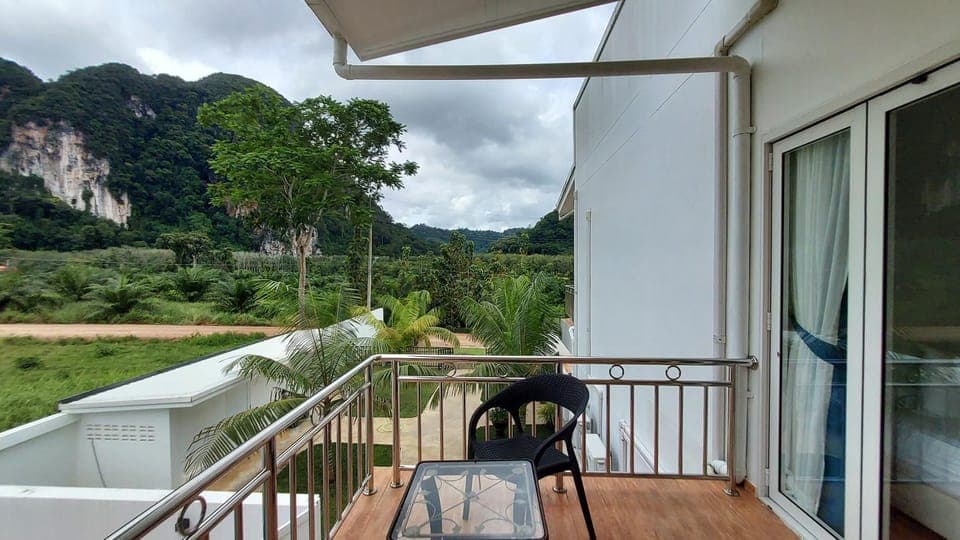 Balcony/Terrace, Mountain view