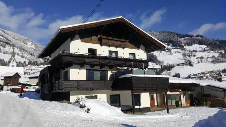 Property building, Winter