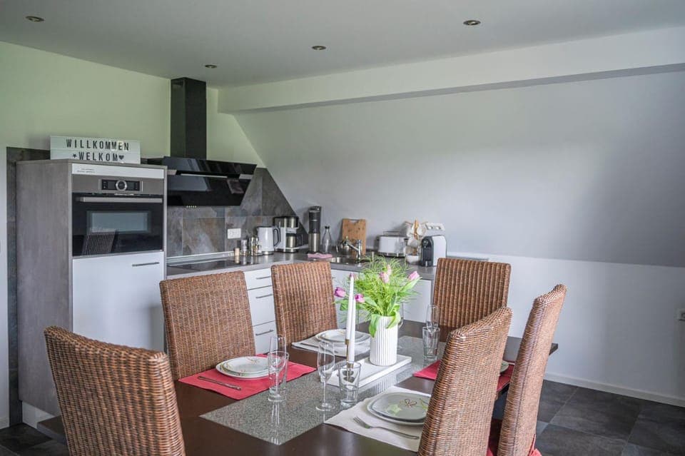 Kitchen or kitchenette, Dining area, kitchen