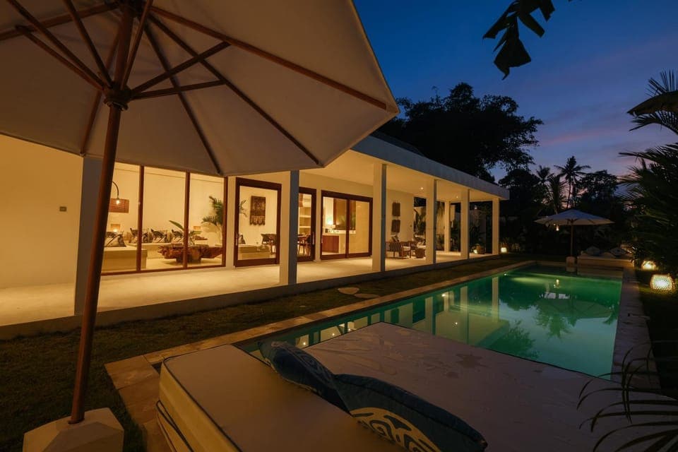 Property building, Night, Swimming pool, sunbed