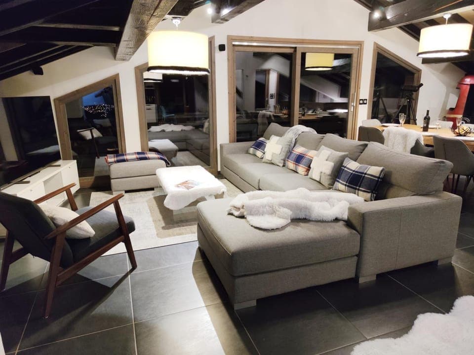 TV and multimedia, Living room, Seating area