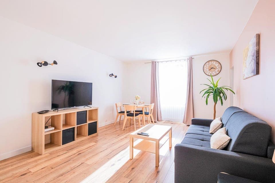 TV and multimedia, Living room, Seating area