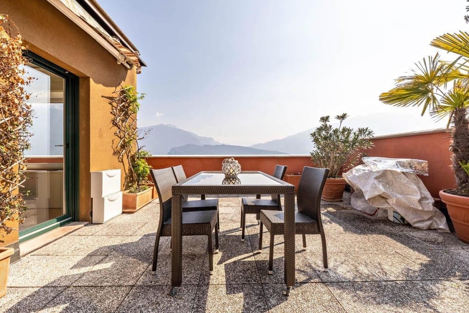 Property building, Balcony/Terrace, Living room