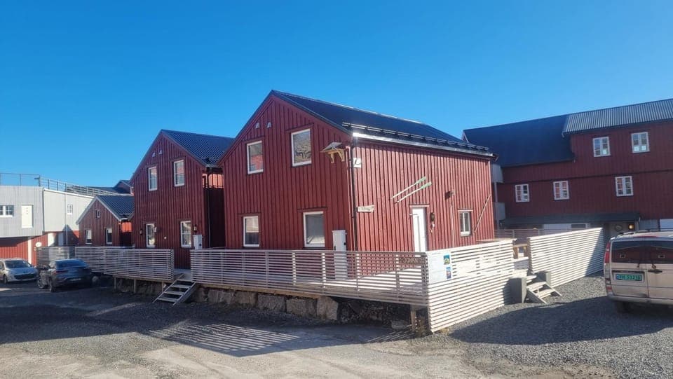 Property building, Street view, Location, Parking