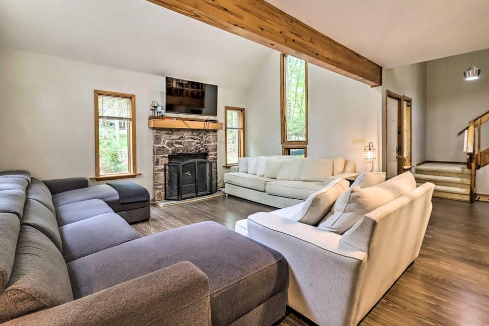 Hot Tub + Game Room: Peaceful Poconos Home! House in Hickory Run State Park