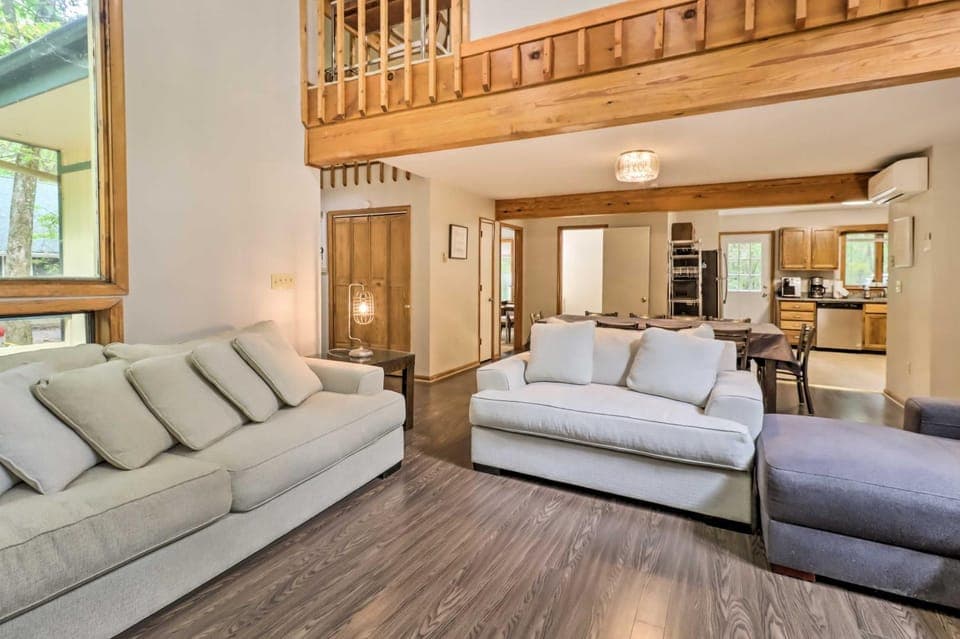 Hot Tub + Game Room: Peaceful Poconos Home! House in Hickory Run State Park