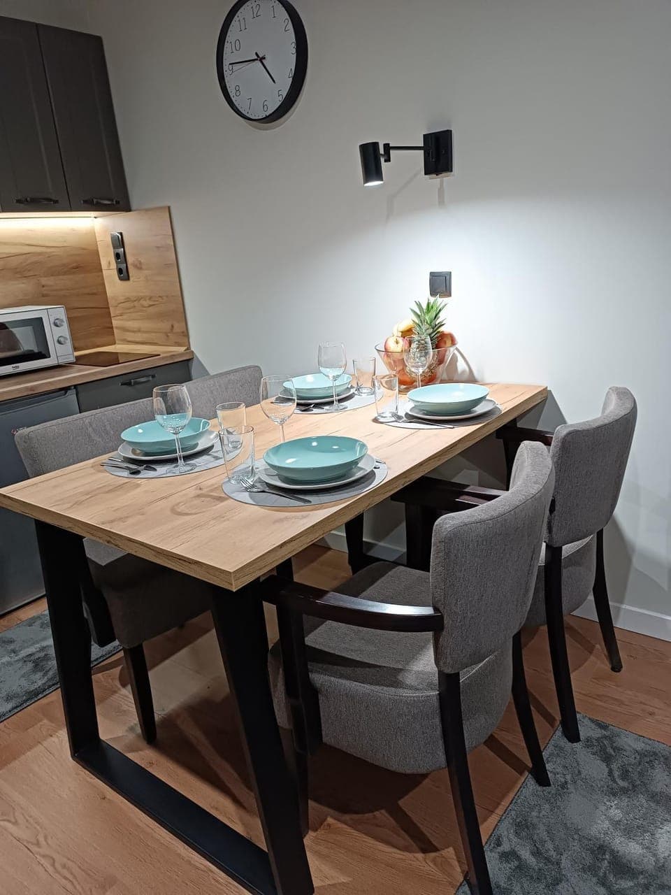 Kitchen or kitchenette, Dining area, stove