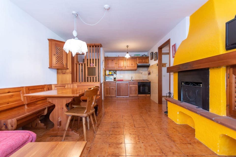 Communal lounge/ TV room, Living room