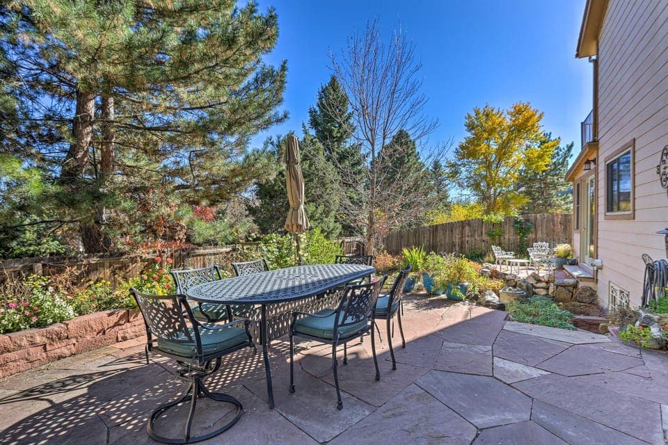 Near Shops & Eats! Centennial Home w/ Sunroom House in Centennial