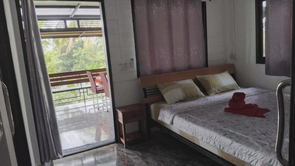 Bed, View (from property/room), Balcony/Terrace, Photo of the whole room, Bedroom, towels