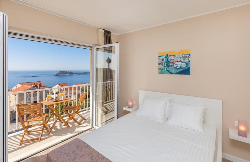Bed, Day, View (from property/room), Balcony/Terrace, Bedroom, Sea view