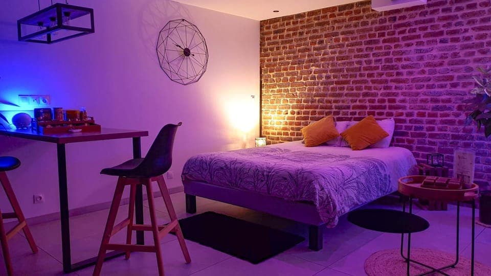 Bed, Night, Photo of the whole room, Bedroom