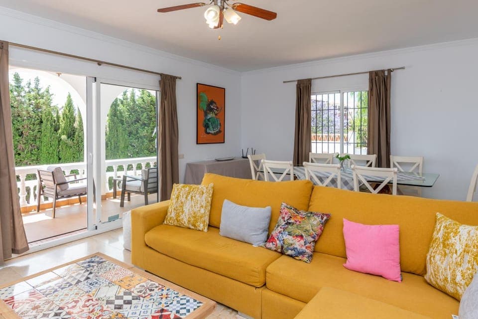 Living room, Seating area, fireplace